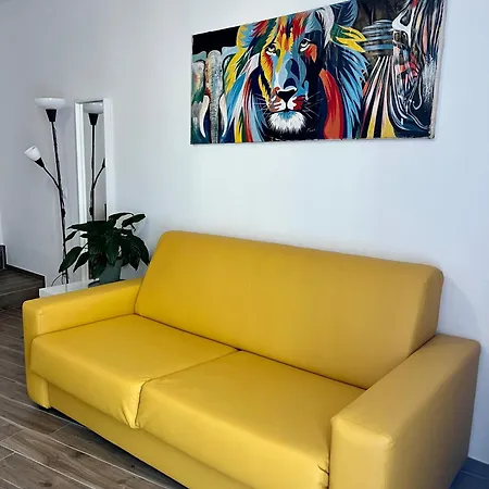 Platinum Apartment *